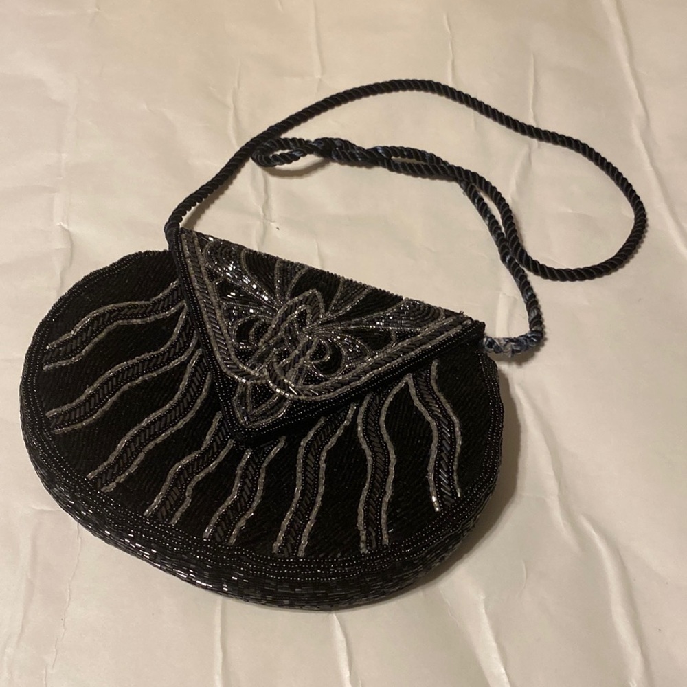 Andre Cellini BEAUTIFUL BEADED SHOULDER BAG COLOR BLACK & SILVER VERY CU…